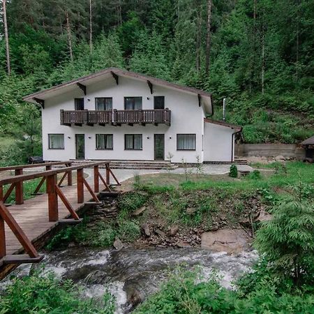 Cottage house Mizhhirya  Buitenkant foto